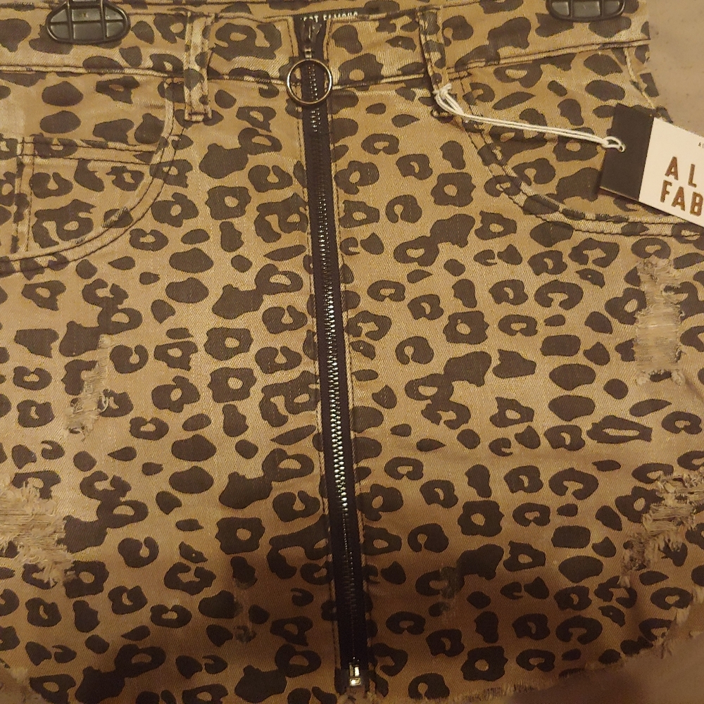 High rise leopard print skirt